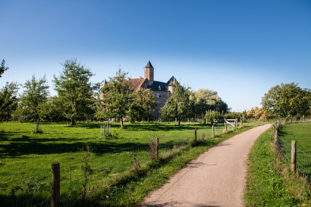 Kasteel Waardenburg