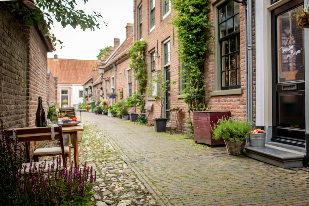 Buren kleine straatjes in Rivierenland